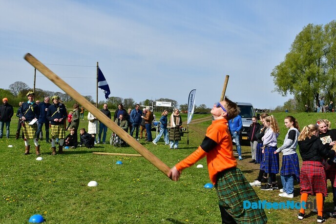 Een prachtige zonnige Koningsdag in Dalfsen - Foto: Johan Bokma