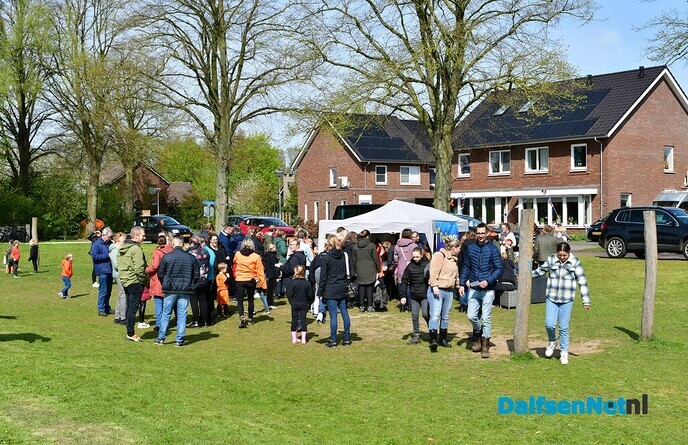 Een prachtige zonnige Koningsdag in Dalfsen - Foto: Johan Bokma