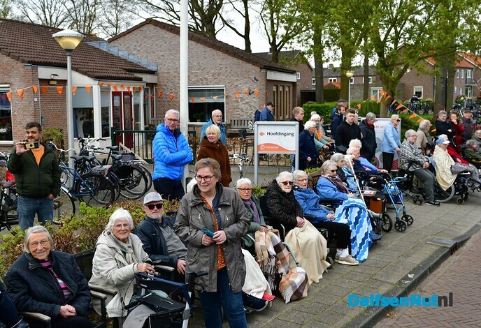 Dalfser Optocht gezien vanaf de trekker - Foto: Johan Bokma