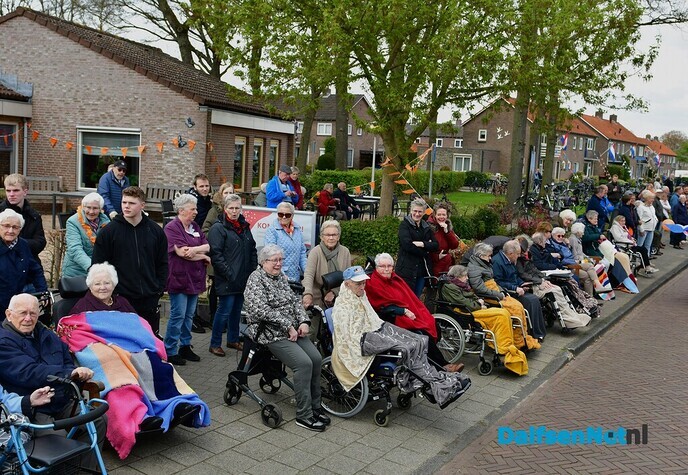Dalfser Optocht gezien vanaf de trekker - Foto: Johan Bokma
