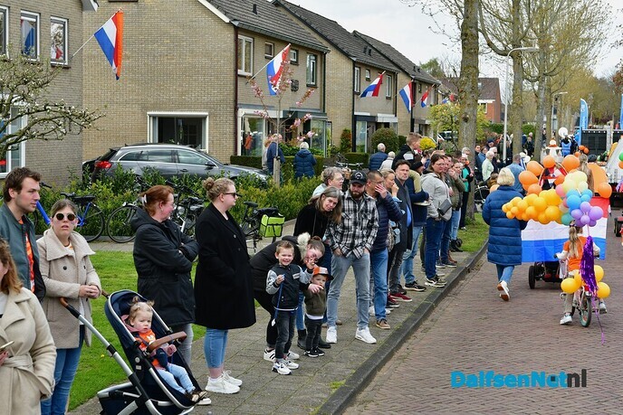 Dalfser Optocht gezien vanaf de trekker - Foto: Johan Bokma