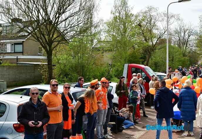 Dalfser Optocht gezien vanaf de trekker - Foto: Johan Bokma