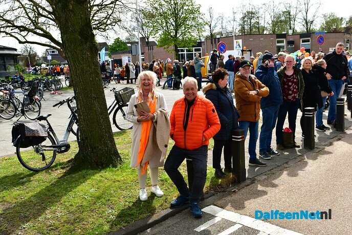 Dalfser Optocht gezien vanaf de trekker - Foto: Johan Bokma