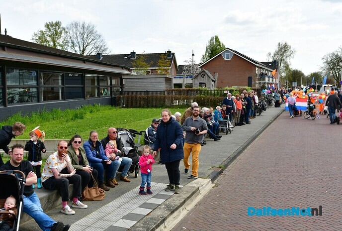 Dalfser Optocht gezien vanaf de trekker - Foto: Johan Bokma