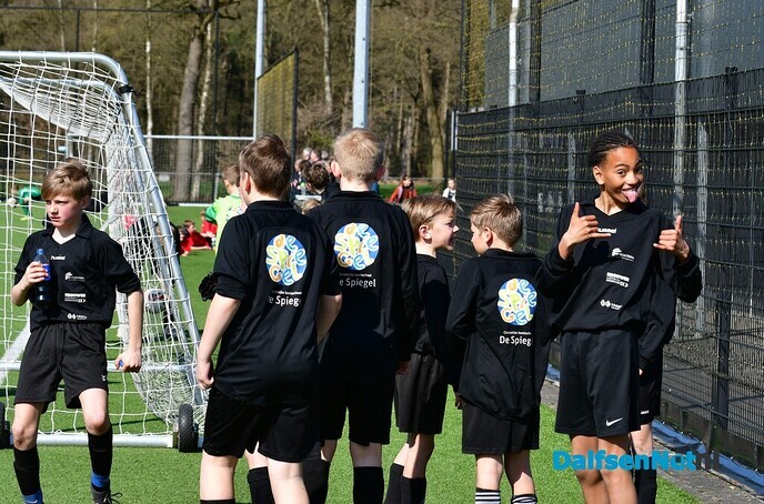 Schoolvoetbaltoernooi prettig verlopen - Foto: Johan Bokma