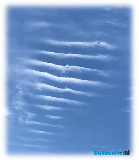 ‘Gerimpelde’ wolken ….. - Foto: Willie uut Hessum