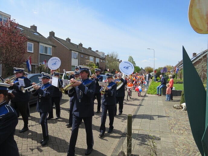 Optocht kinderfietsen Hoonhorst - Foto: Ingezonden foto