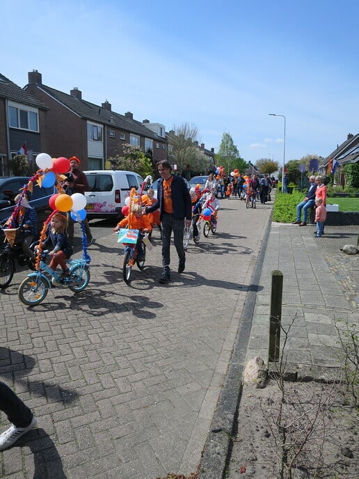 Optocht kinderfietsen Hoonhorst - Foto: Ingezonden foto