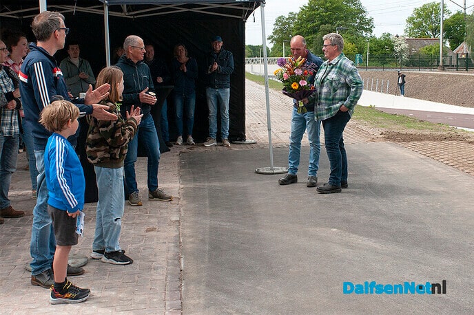 Direct na officiële opening ook al (post)auto’s door Hessentunnel - Foto: Paul Scholten