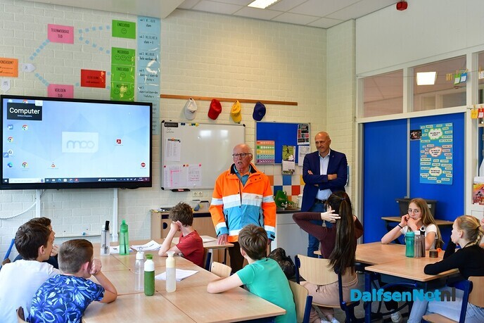 Verkeersdiploma´s uitgereikt in Lemelerveld - Foto: Johan Bokma