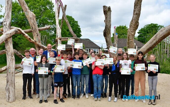 Verkeersdiploma´s uitgereikt in Lemelerveld - Foto: Johan Bokma