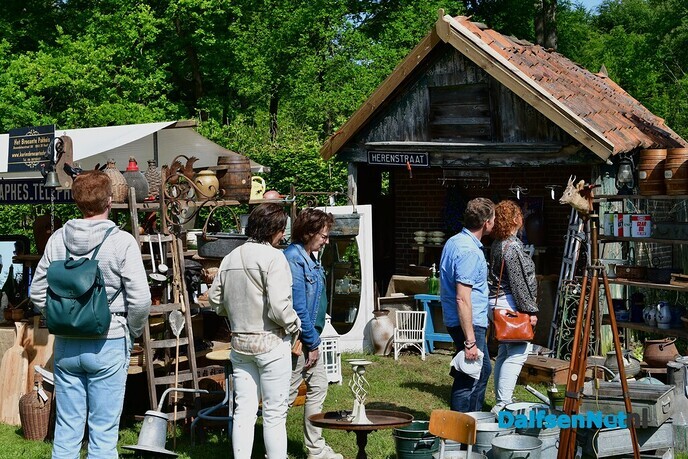 Een gezellige en zonnige 1e dag op de Pinksterfair - Foto: Johan Bokma