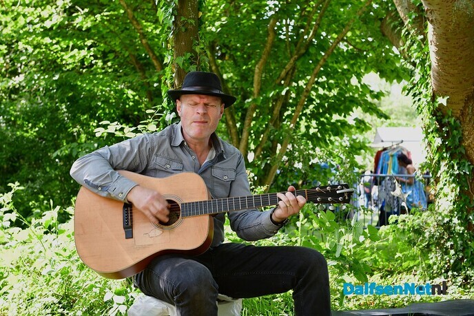 Een gezellige en zonnige 1e dag op de Pinksterfair - Foto: Johan Bokma