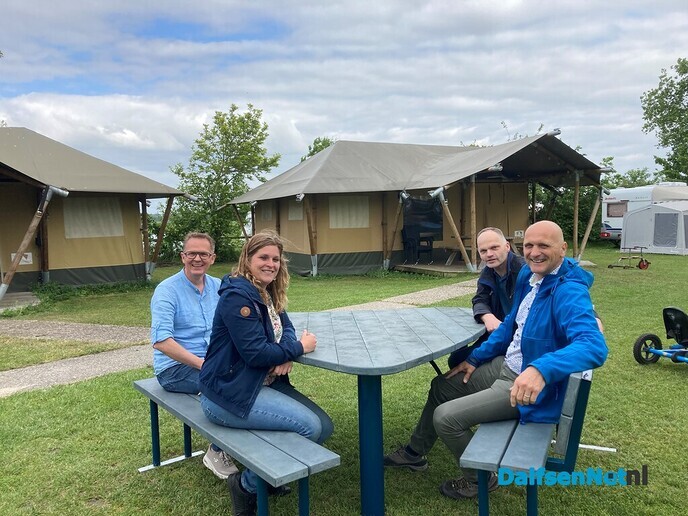 Eerste Vechtdaltafel in gebruik - Foto: Ingezonden foto