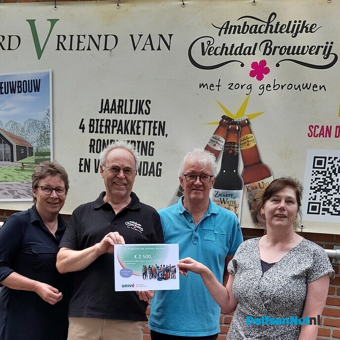 Cheque voor Vechtdal Brouwerij - Foto: Ingezonden foto