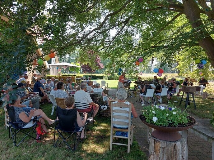 Warme muziek in veel schaduwrijke tuinen een succes - Foto: Eigen geleverde foto