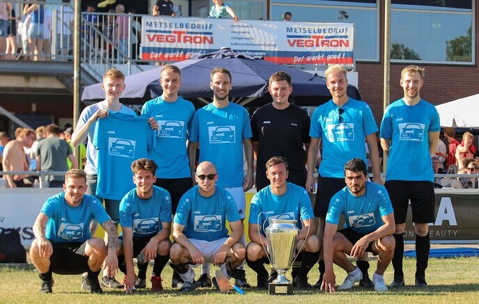 Die Mannschaft winnaar Combitoernooi - Foto: Ingezonden foto