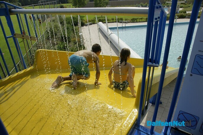 Zwembaden zondag eerder open - Foto: Ingezonden foto