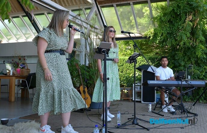 Warme muziek in veel schaduwrijke tuinen een succes - Foto: Johan Bokma