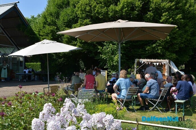Warme muziek in veel schaduwrijke tuinen een succes - Foto: Johan Bokma
