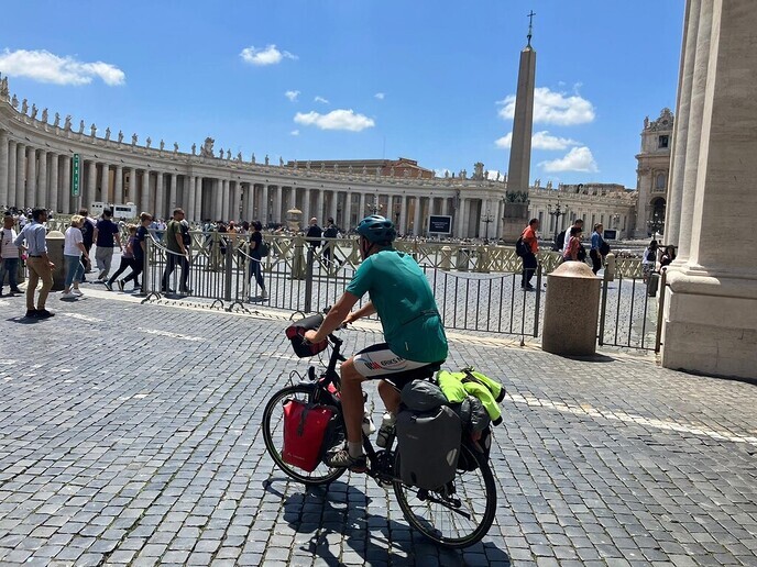Henk Hilbolling op fiets naar Rome en terug naar huis – deel vijf - Foto: Eigen geleverde foto