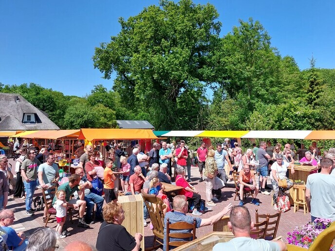 Pleinmarkt Het Kompas zeer geslaagd - Foto: Ingezonden foto