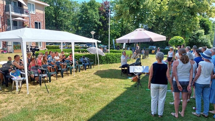 Warme muziek in veel schaduwrijke tuinen een succes - Foto: Eigen geleverde foto