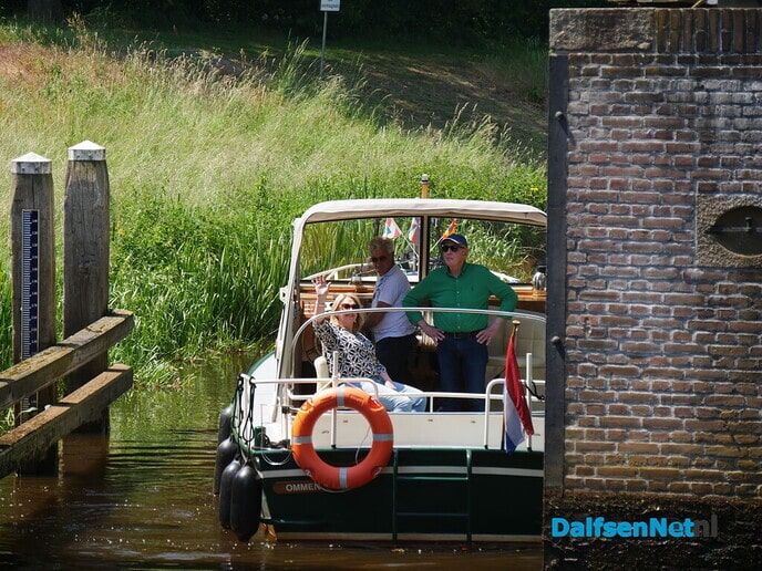 Jannie en André van Duin varen terug voor groep 8 op kamp - Foto: Ingezonden foto