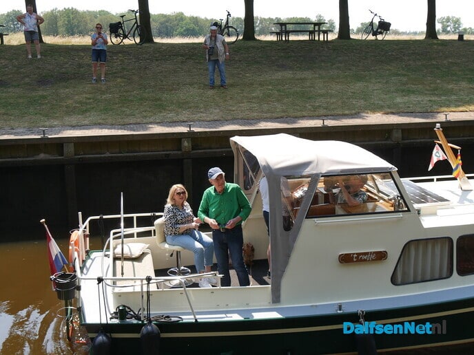 Jannie en André van Duin varen terug voor groep 8 op kamp - Foto: Ingezonden foto