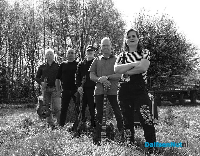 Fietsend van concert naar concert - Foto: Ingezonden foto