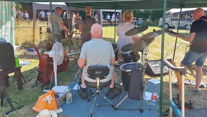 Warme muziek in veel schaduwrijke tuinen een succes - Foto: Eigen geleverde foto