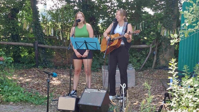 Warme muziek in veel schaduwrijke tuinen een succes - Foto: Eigen geleverde foto