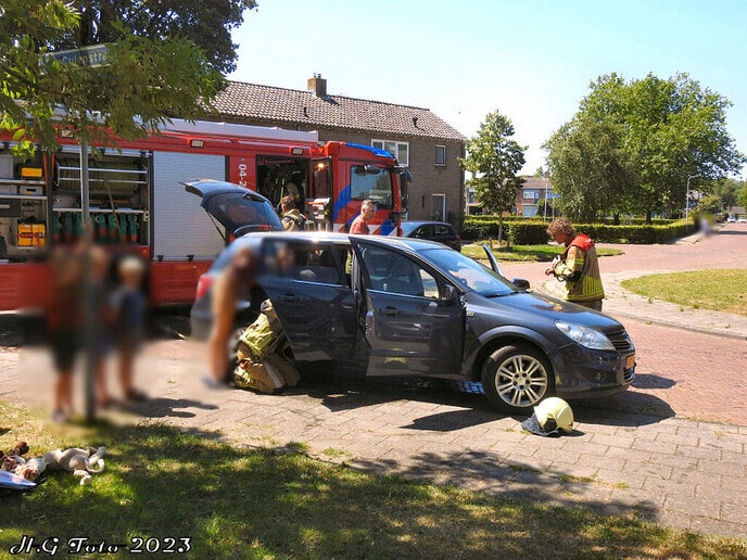 Personenauto vat vlam op de hoek Terculenstraat / Nieuwe uitleg.