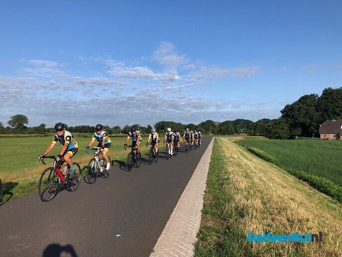 Toerclub Dalfsen fietst naar Bron van de Vecht en terug. - Foto: Ingezonden foto