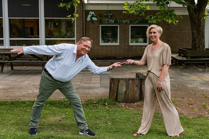 Afscheid groep 8 en directeur A. Baron van Dedemschool - Foto: Ingezonden foto