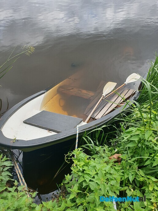Bootje gezonken! - Foto: Ingezonden foto