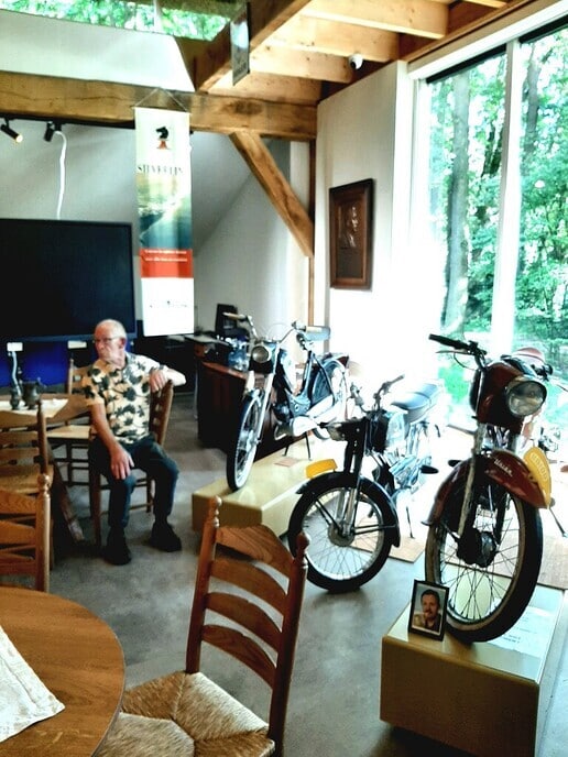 Scootmobilers naar Nieuwleusen - Foto: Ingezonden foto