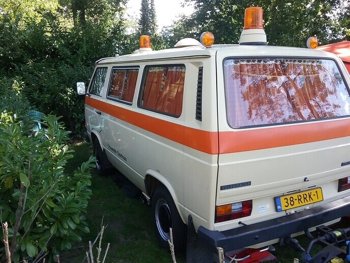Authentiek Busje op nostalgische camping - Foto: Ingezonden foto