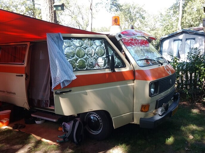 Authentiek Busje op nostalgische camping - Foto: Ingezonden foto
