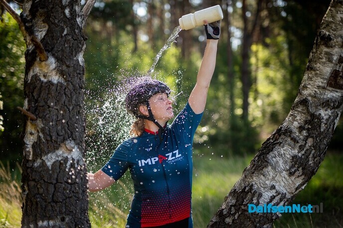 Fietsen voor water - Foto: Ingezonden foto