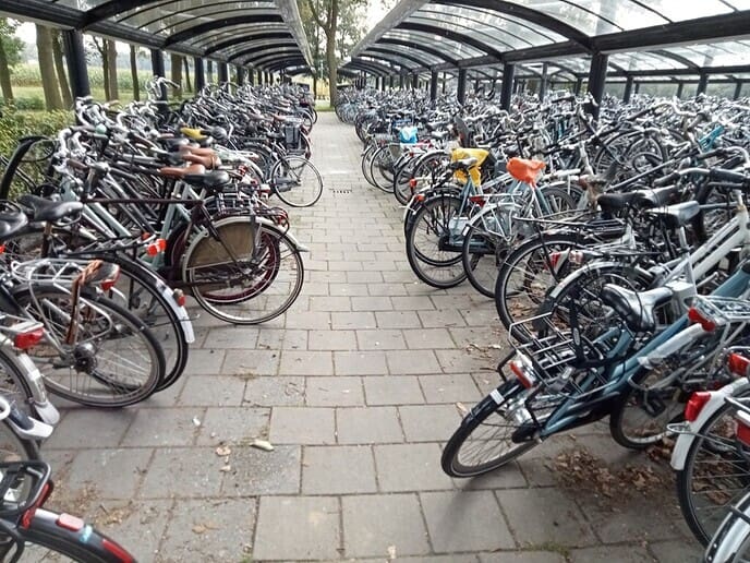 Parkeerproblemen fietsen bij het station? Hoezo? - Foto: Ingezonden foto