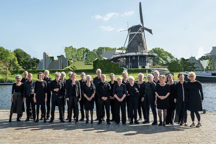 Kamerkoor in Willibrorduskerk in Vilsteren