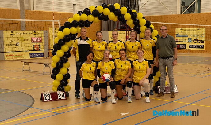 Dalvo markeert samen met sponsoren het nieuwe seizoen - Foto: Ingezonden foto