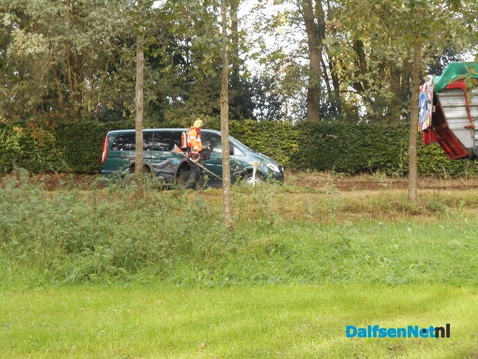 Optocht van grasmaaiers