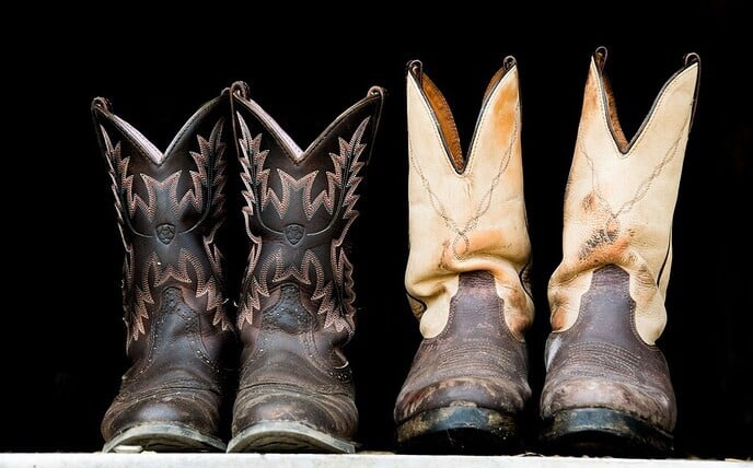 De beste manieren om cowboy laarzen te dragen