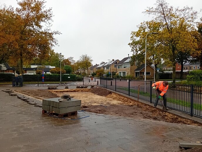 Herinrichting pleinen basisschool De Spiegel in volle gang - Foto: Ingezonden foto