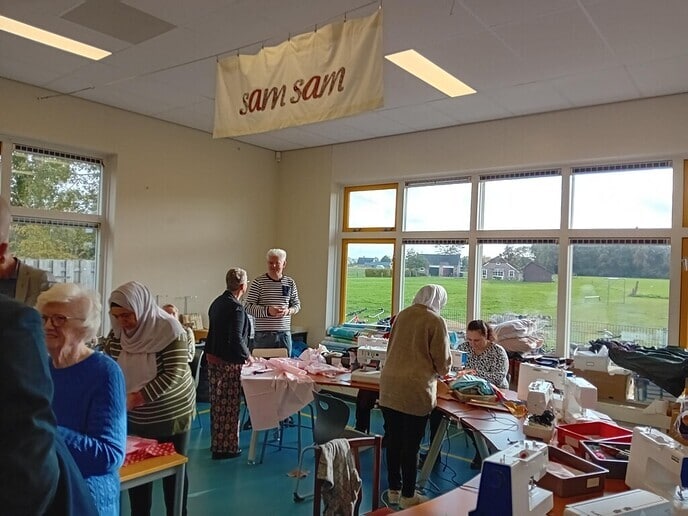 Voltallige B&W van de gemeente op bezoek - Foto: Ingezonden foto