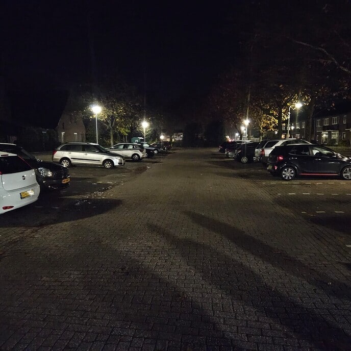 Beste dorpsgenoten gelieve de auto verplaatsen! - Foto: Eigen geleverde foto