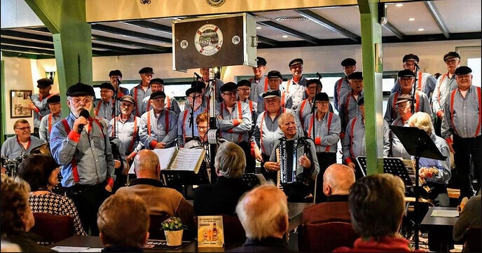 Optreden Stuwzangers bij Het Boskamp