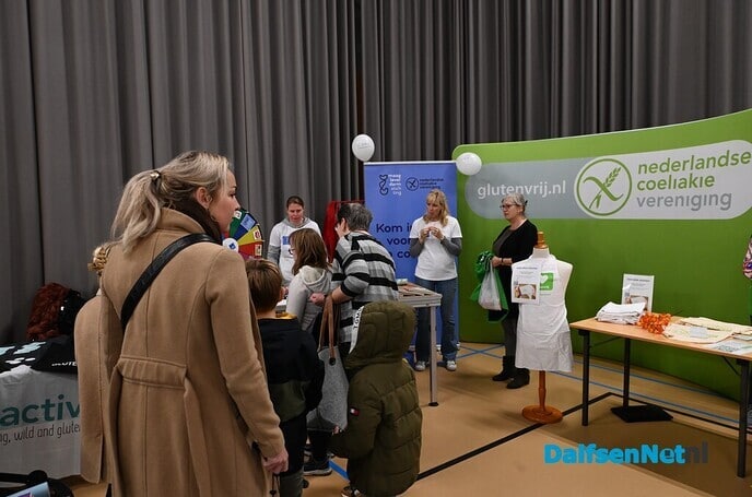 Honderden bezoekers tijdens Glutenvrije markt in de Trefkoele+ - Foto: Johan Bokma